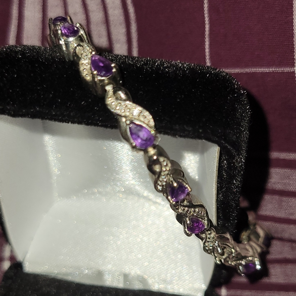 Sterling silver and amethyst infinity bracelet